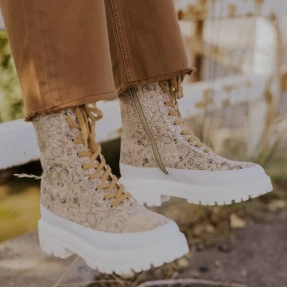 Free People Feels Good To Be Lost Paisley Lug Sole Boot - Picture 1 of 9